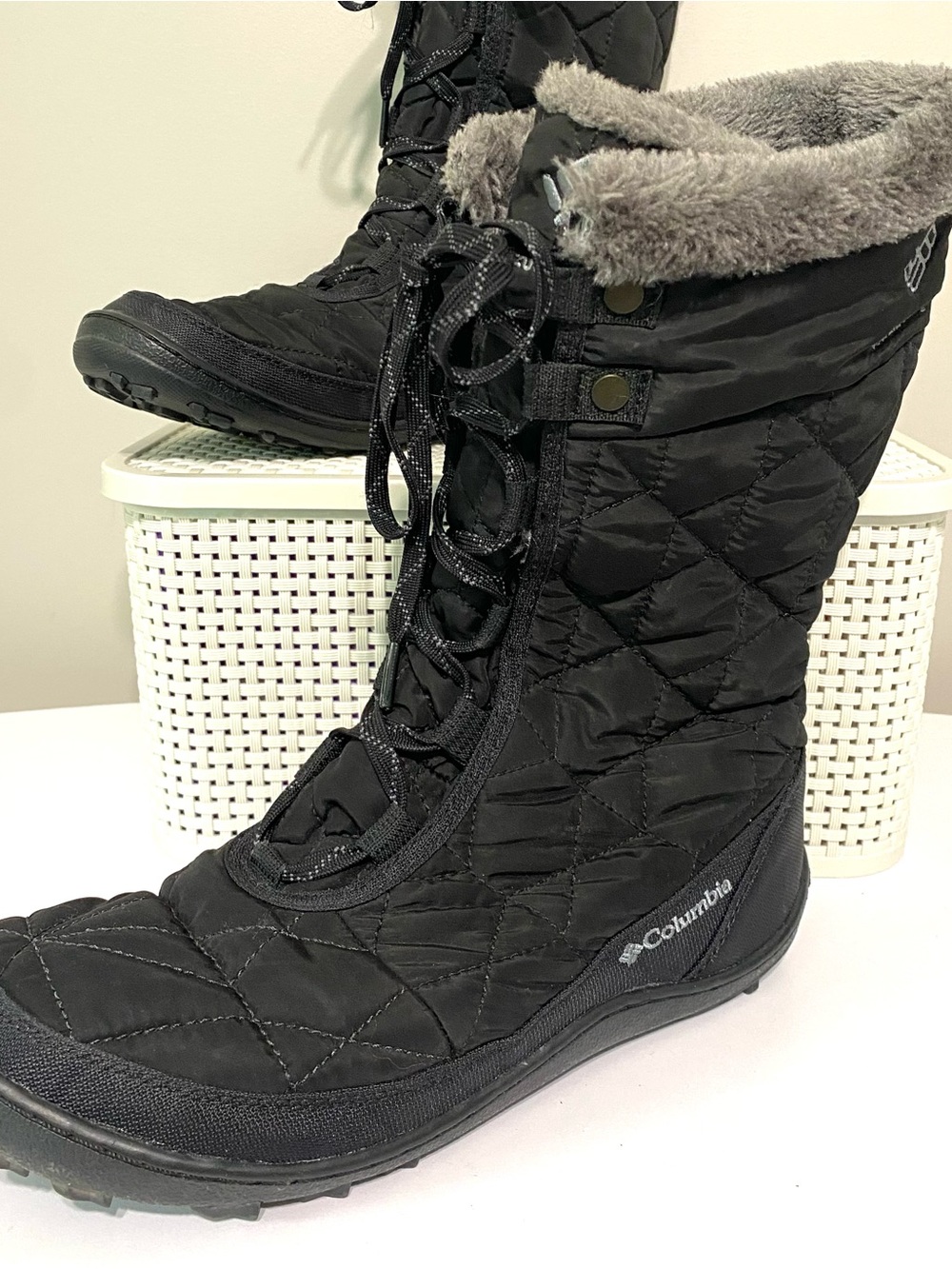 Columbia Minx Mid II Omni-Heat Boots Black Size Women’s 9 -Waterproof
